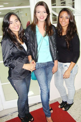Thatiana Olímpio, Marina Cintra e Isadora Oliveira também estiveram no Municipal